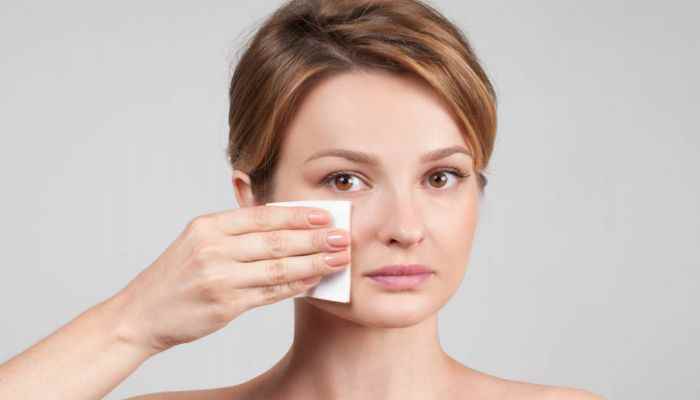 冻膜的正确使用方法(先用适合自己肤质的洁面乳清洁脸部肌肤)