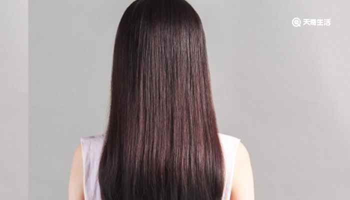 白醋洗头发的正确方法(用白醋洗头具有去除头发油腻的好处)