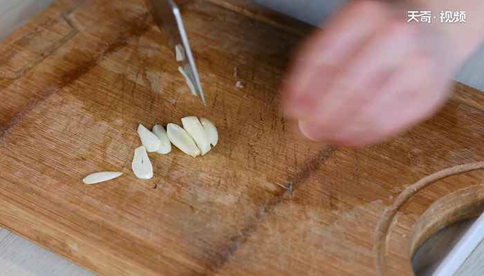 青椒炒鱼块的做法(草鱼怎么做好吃)