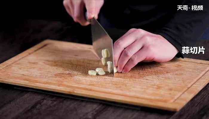 葱爆肥牛的简单做法(葱烧肥牛和葱爆肥牛区别)