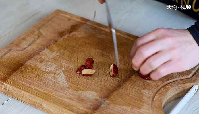 山药玉米粥的做法(大米80克玉米粒50克山药)