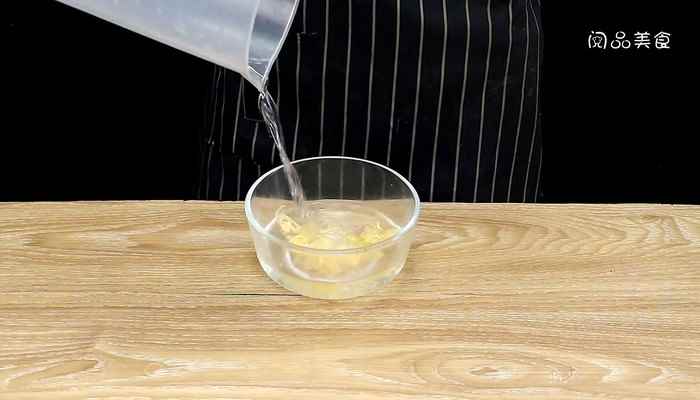 贝母蒸梨的做法与功效(红枣切片怎么做好吃)