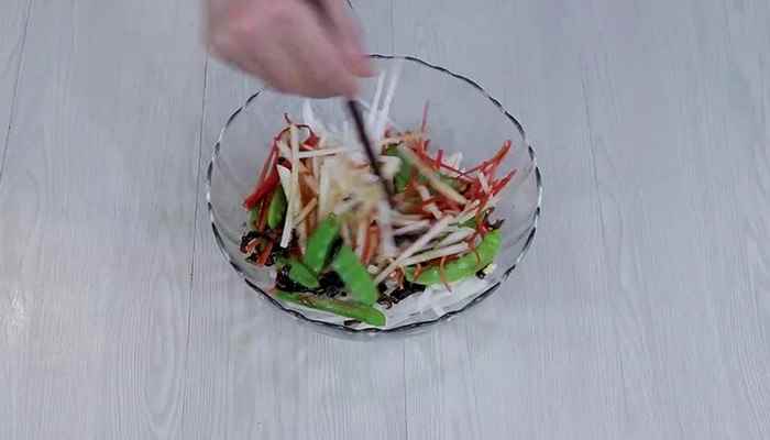 凉拌凉薯的做法(黑木耳的做法)