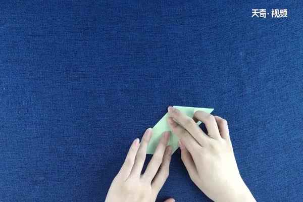 盒子怎么折(小正方形折纸的制作方法)