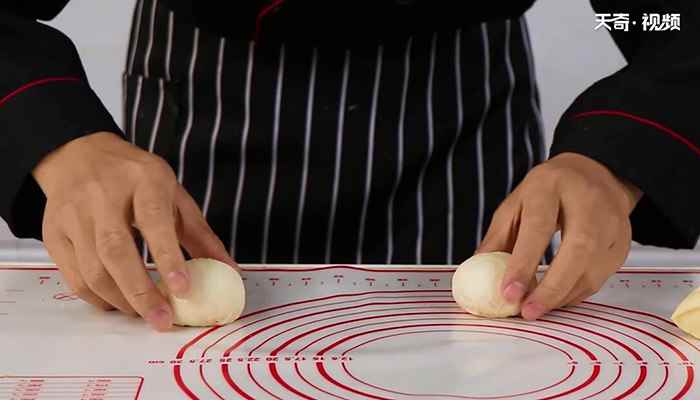 牛奶小餐包的做法(高筋面粉怎么做好吃)