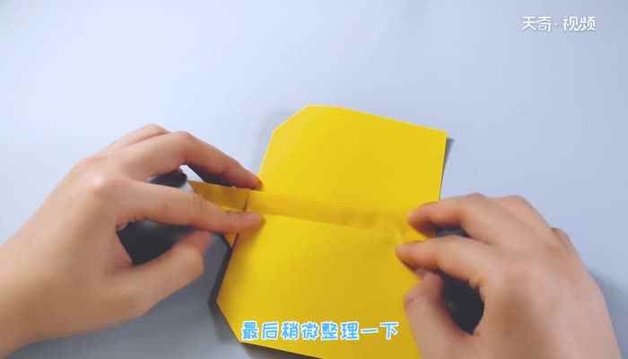 怎样折纸飞机滑翔机(滑翔机怎么拿出一张方形彩纸)