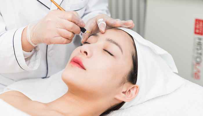 水疗spa是做些什么(水疗spa是指利用水资源结合沐浴、涂抹保养和香熏来促进新陈代)