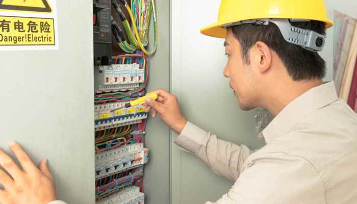 什么是明线什么是暗线(明线通常所用的明线设施有三种类型)