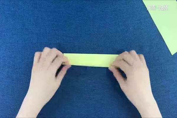 AK47枪怎么折(AK47枪的使用方法)