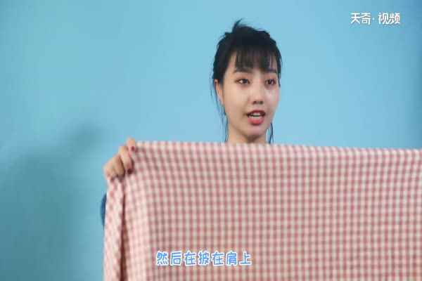 围巾的各种围法 最简单好看的围巾围法