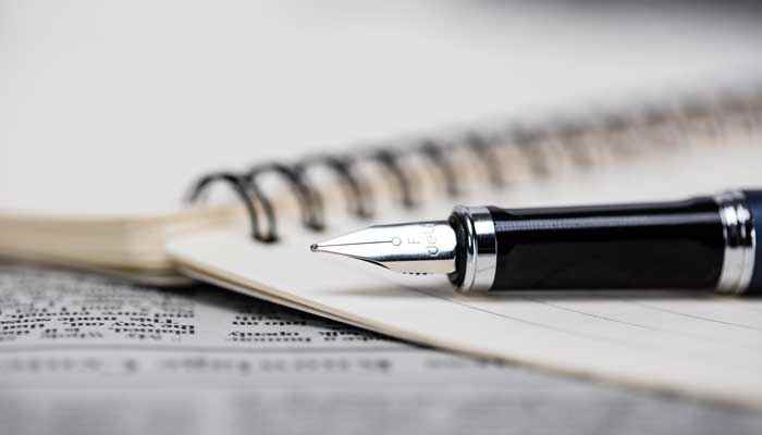 钢笔握笔姿势 钢笔握笔姿势有什么 