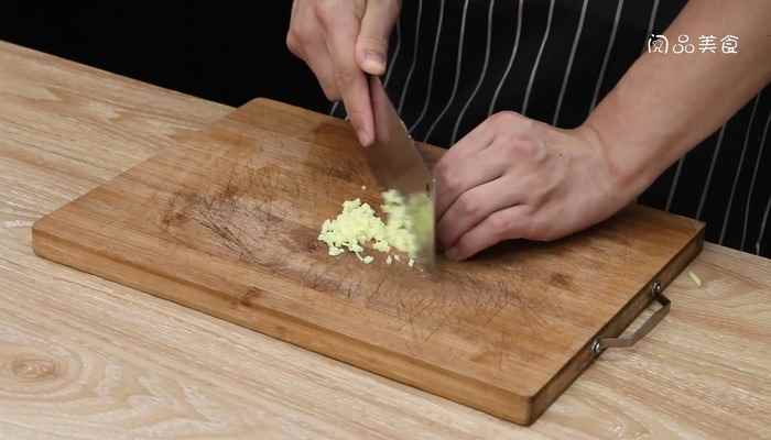 猪肉丸子火腿汤怎么做(火腿肠切片的做法步骤图)