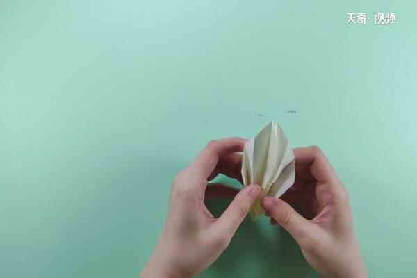 树叶的折法(小三角形折叠后裁开怎么办)