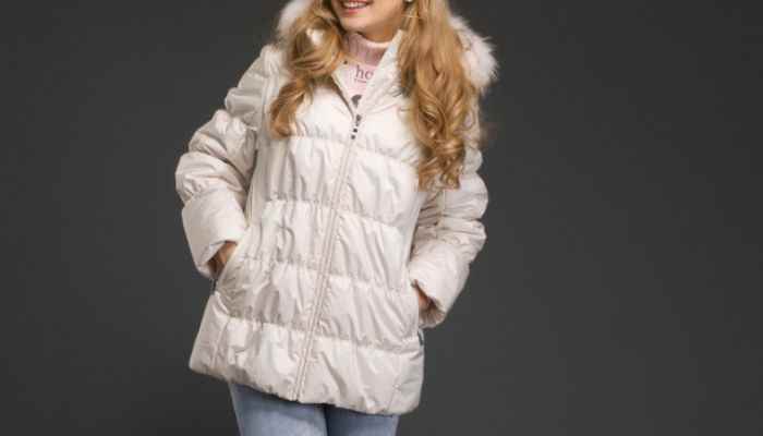 羽绒服收纳叠法(羽绒服的使用方法有哪些)