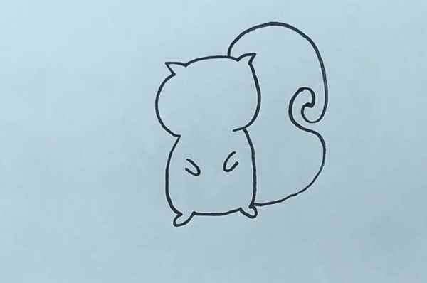 松鼠简笔画(小松鼠的头和耳朵)