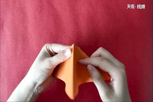 帽子怎么折(如何拿出一张正方形纸张)