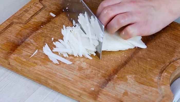 凉拌凉薯的做法(黑木耳的做法)