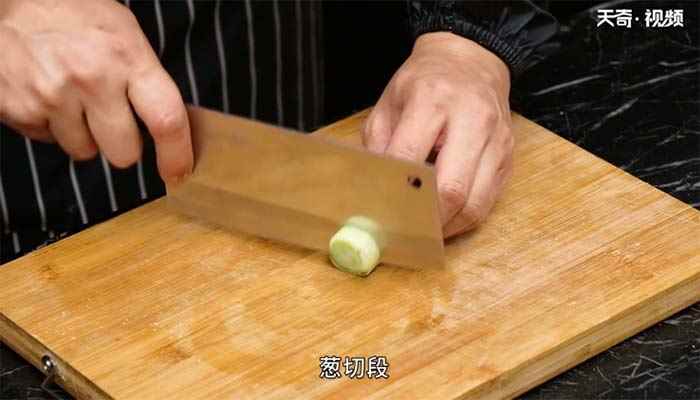 地锅鸡的做法(鸡肉怎么做好吃)