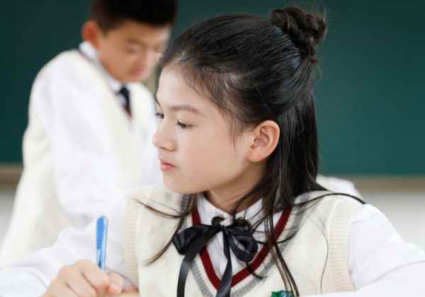 丸子头怎么扎 丸子头的捆扎方法