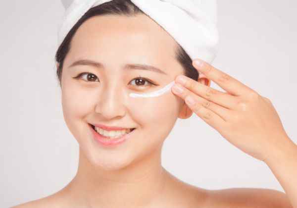 眼霜使用的正确顺序  眼霜的正确使用步骤