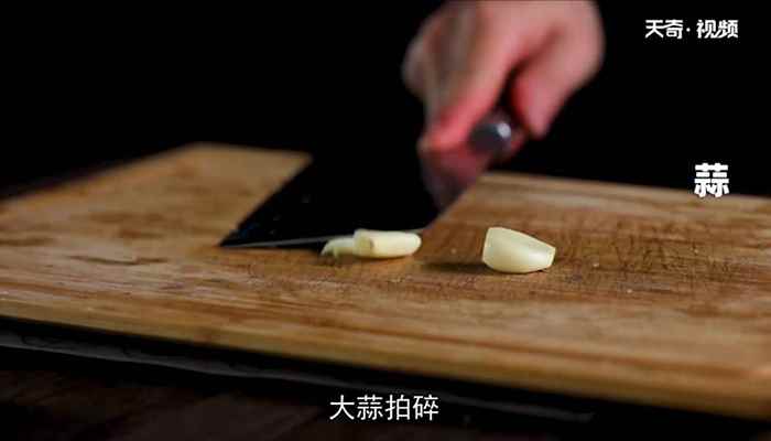 青椒炒猪头肉怎么做(猪头肉怎么做好吃)