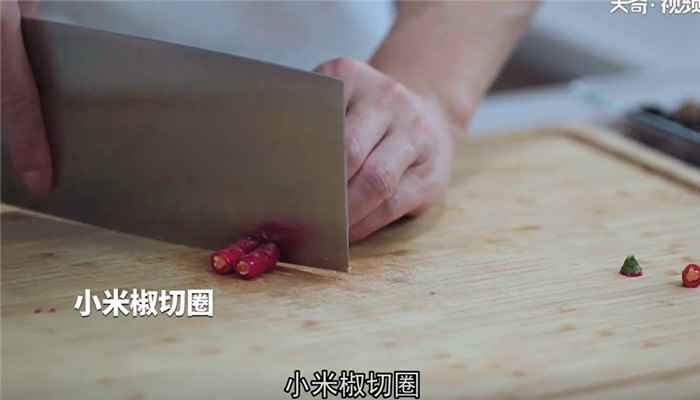 木耳炒牛肉怎么做(干木耳怎么做好吃)