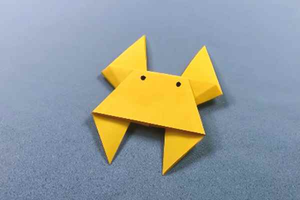 螃蟹的折法(方形彩纸怎么收拢成大三角)