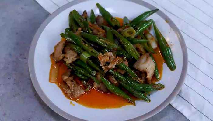 尖椒炒肉的做法(五花肉怎么做好吃)