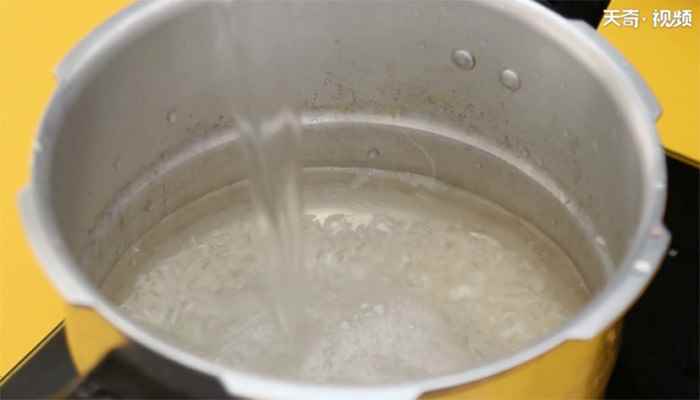 养生鸽子粥的做法(鸽子肉怎么做好吃)