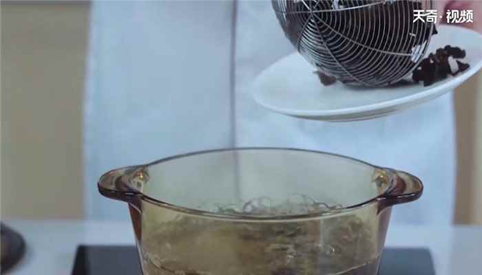 木耳炒牛肉怎么做(干木耳怎么做好吃)