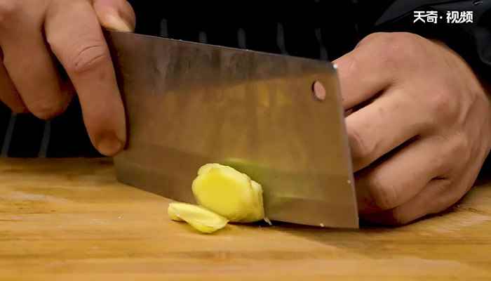 生熏带鱼的做法(【带鱼做法步骤图】带鱼怎么做)