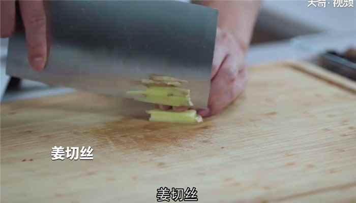 木耳炒牛肉怎么做(干木耳怎么做好吃)