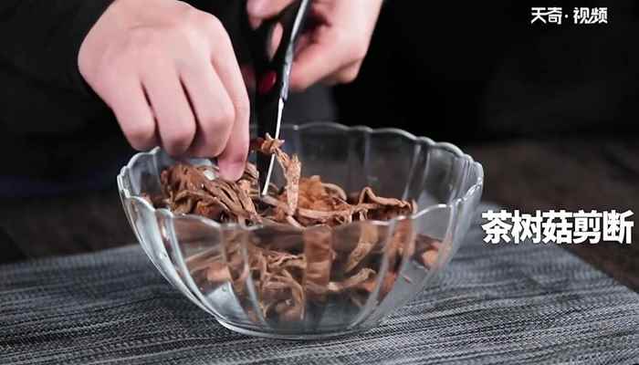 茶树菇炒五花肉的做法 茶树菇炒五花肉怎么做