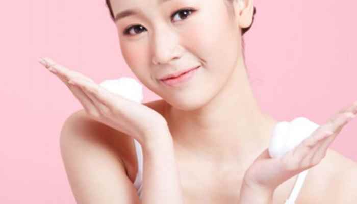 洁面霜正确使用方法(自然堂洁面霜的正确使用方法)