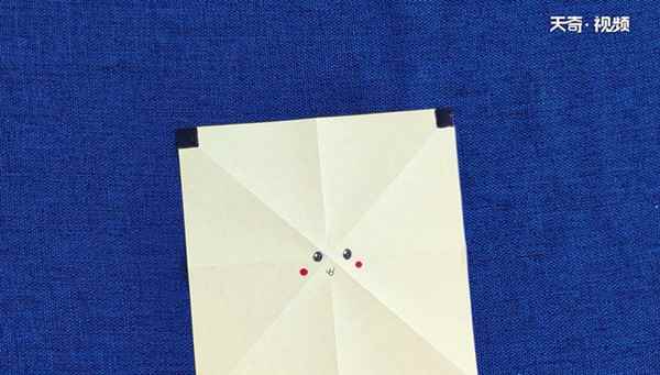 皮卡丘的折法(皮卡丘眼睛嘴巴耳朵的做法)