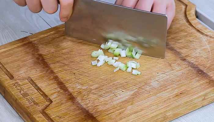 怪味茄子的做法(茄子200克干辣椒的做法步骤)