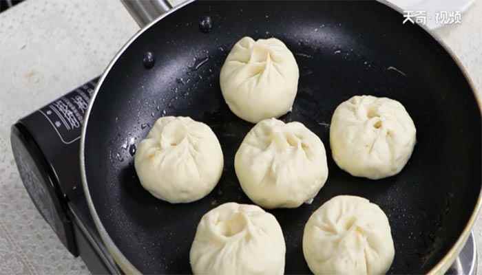鲜肉生煎包的做法(黑芝麻面粉怎么做好吃)