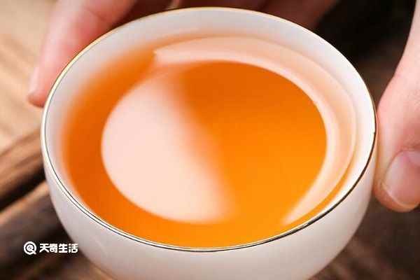 陈皮白茶的功效与作用(核心功效暖胃止泻、平喘化痰、防动脉硬化)