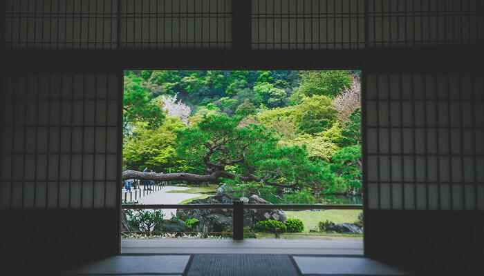 题破山寺后禅院翻译(佛门超拔脱俗的神秘境界)