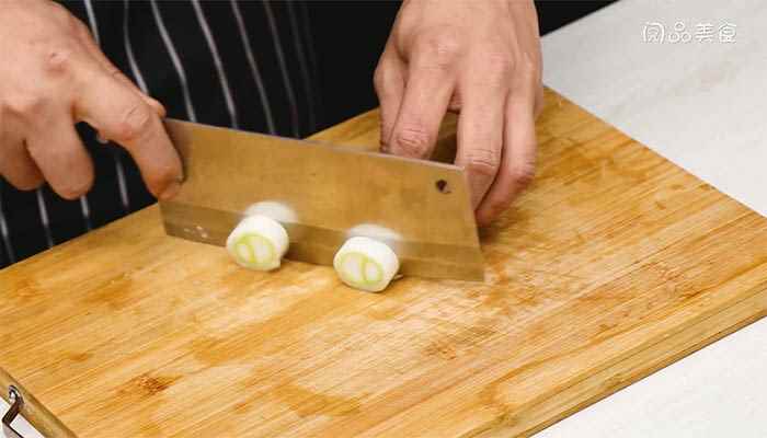 香辣鸭脖的做法(鸭脖怎么做最好吃)