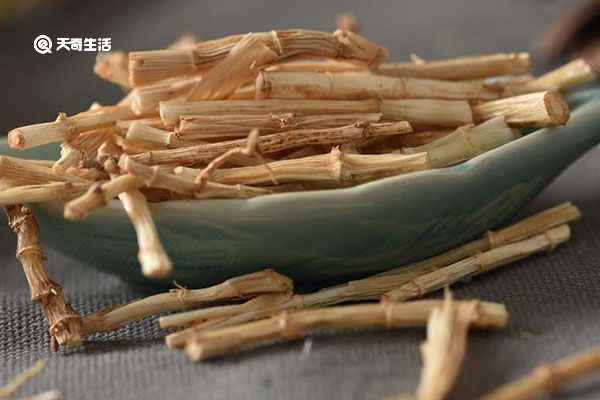 毛草根泡水喝的功效与作用 毛草根泡水喝的功效与作用是什么