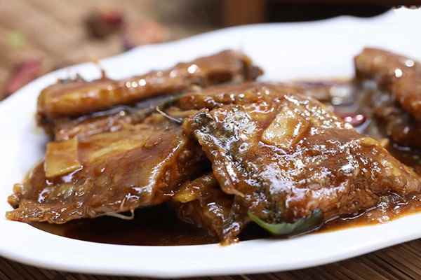 红烧带鱼的家常做法(红烧带鱼怎么做)