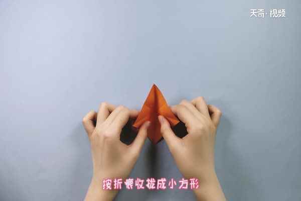 菊花的折法(米字折痕收拢成小方形怎么办)