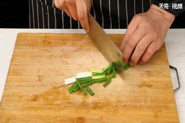 嫩炒猪肝的做法(猪肝怎么做最好吃)