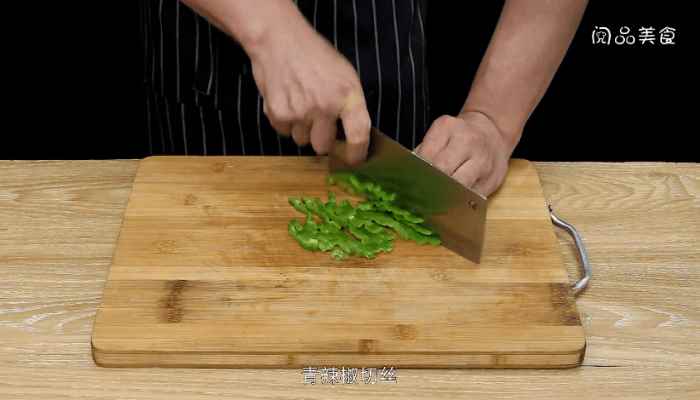 香菇炒牛肉的做法(牛肉洗净切丝的做法步骤)