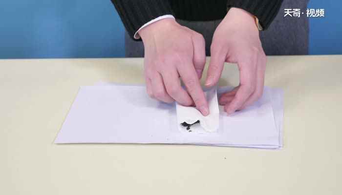 鞋子臭味怎么快速解决(柠檬片、茶叶包、苏打、白醋放进鞋内可以快速除臭吗)