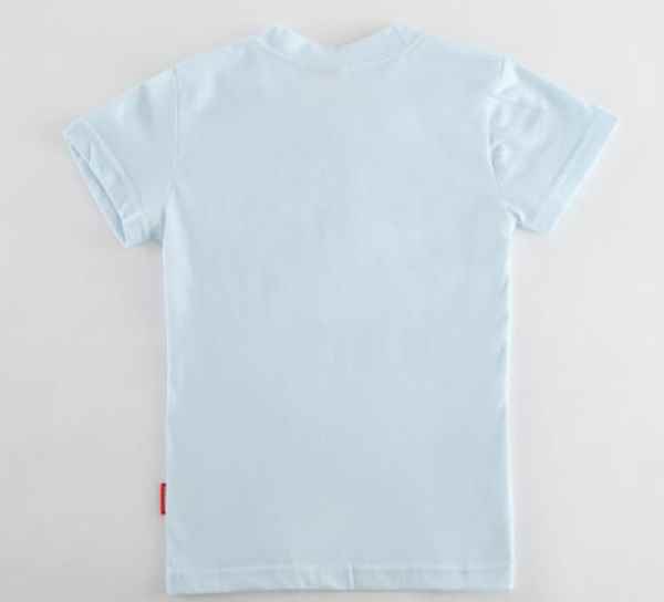 紫色裤子搭什么颜色的衣服好看(紫色侧条纹阔腿裤搭配蓝色条纹衬衫、浅紫色裤子搭配灰蓝色上衣)