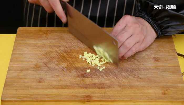 鲜辣椒酱怎么做(鲜红辣椒怎么做好吃)