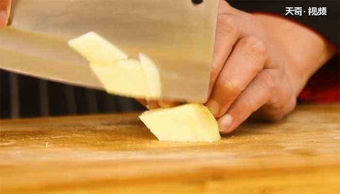 莲白回锅肉的做法(五花肉怎么做好吃)