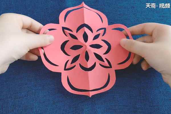 圆形窗花剪纸(窗花纹理怎么做怎么剪纸)